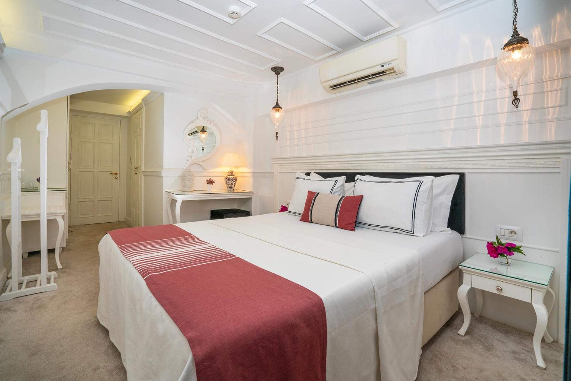 Hotel Siyah Lale Cunda 1841 (Adults Only) Ayvalı Zewnętrze zdjęcie
