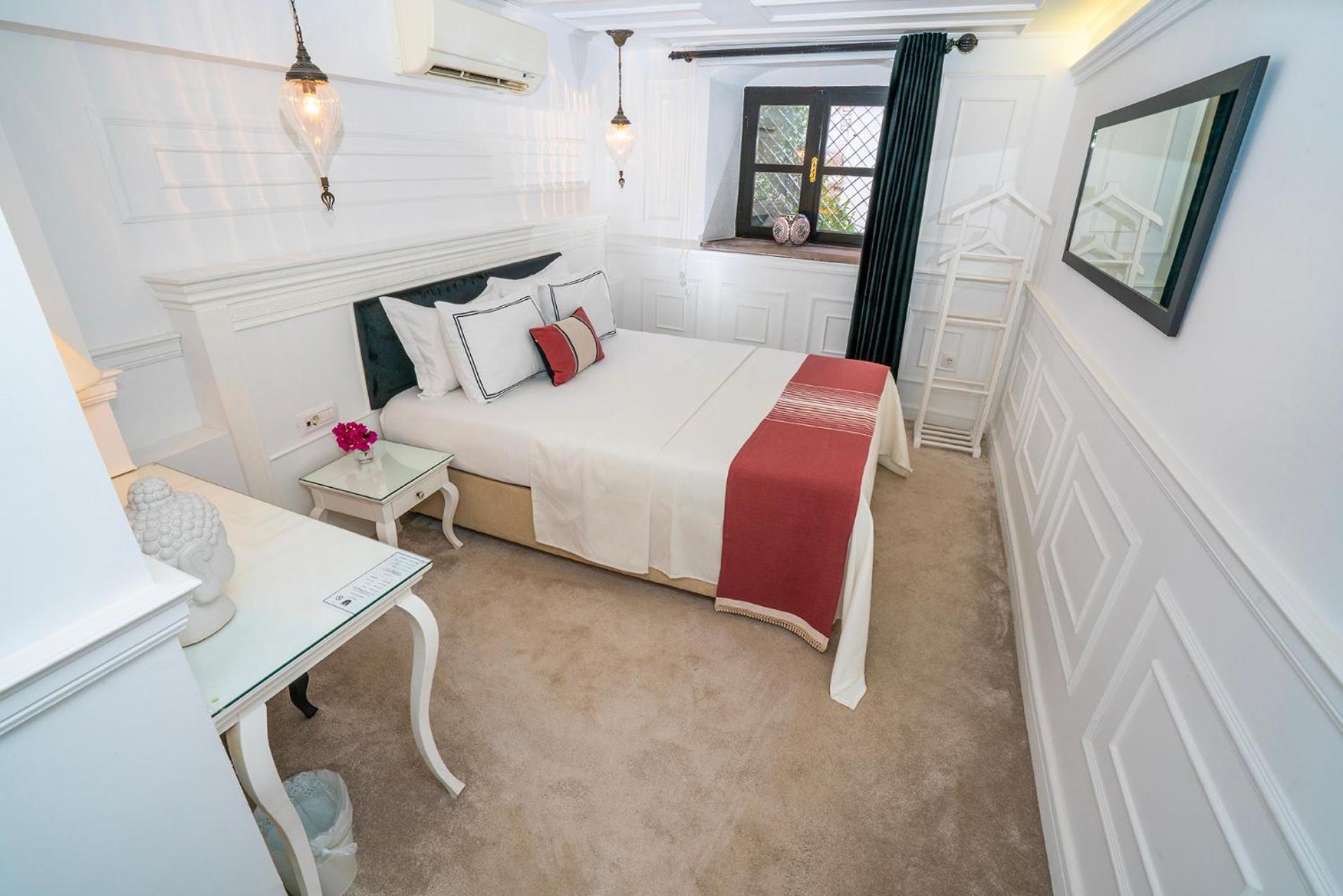 Hotel Siyah Lale Cunda 1841 (Adults Only) Ayvalı Zewnętrze zdjęcie